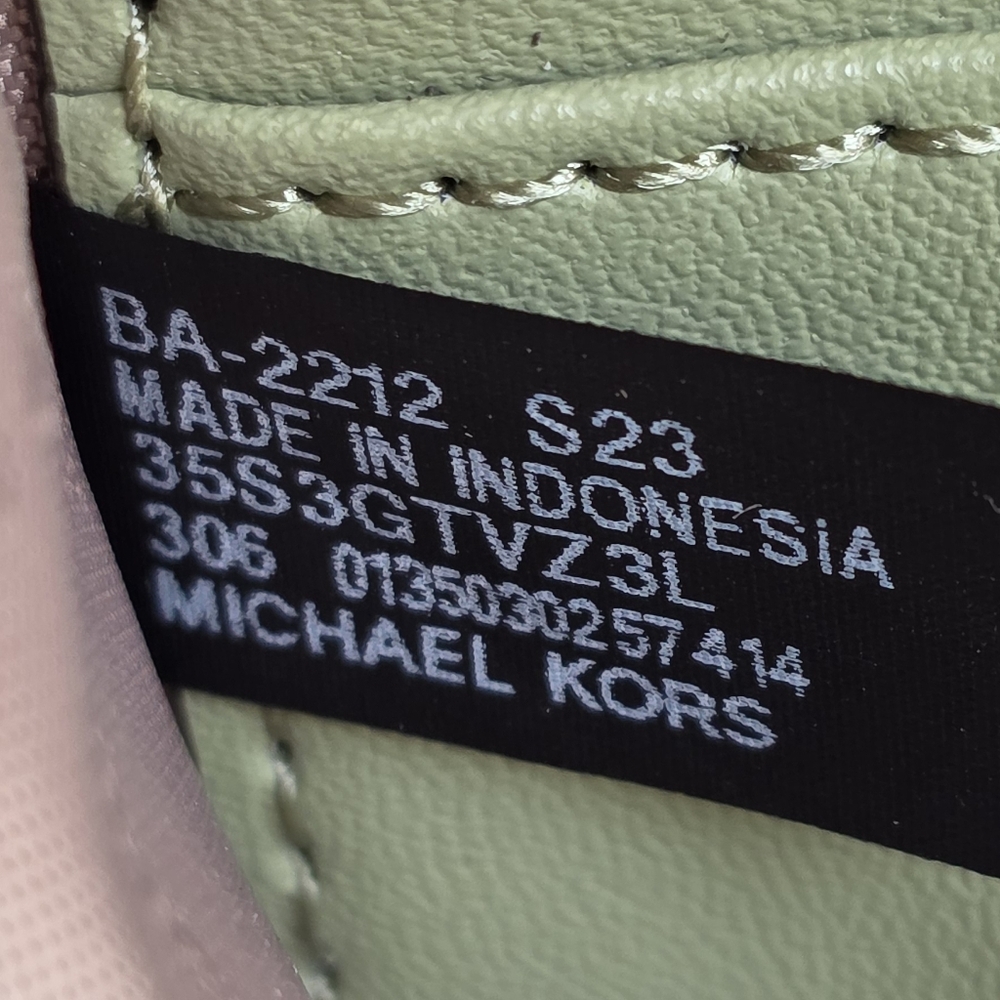 Michael Kors Jet Set Large Green Whipstitch Wallet - Picture 4 of 6